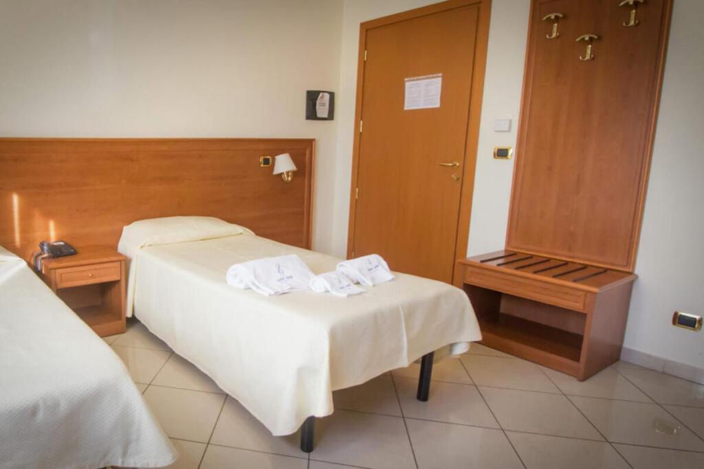 Hotel Jolly Modugno Exteriér fotografie